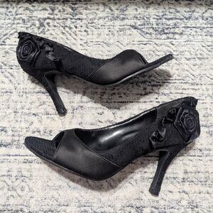 Newport News Elegant Black Lace Peep-Toe Heels 6.5